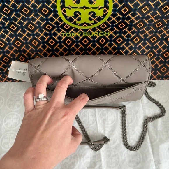 Tory Burch Willa Matte Chain Wallet Crossbody Bag Gray Heron Silver Grey - Picture 3 of 12